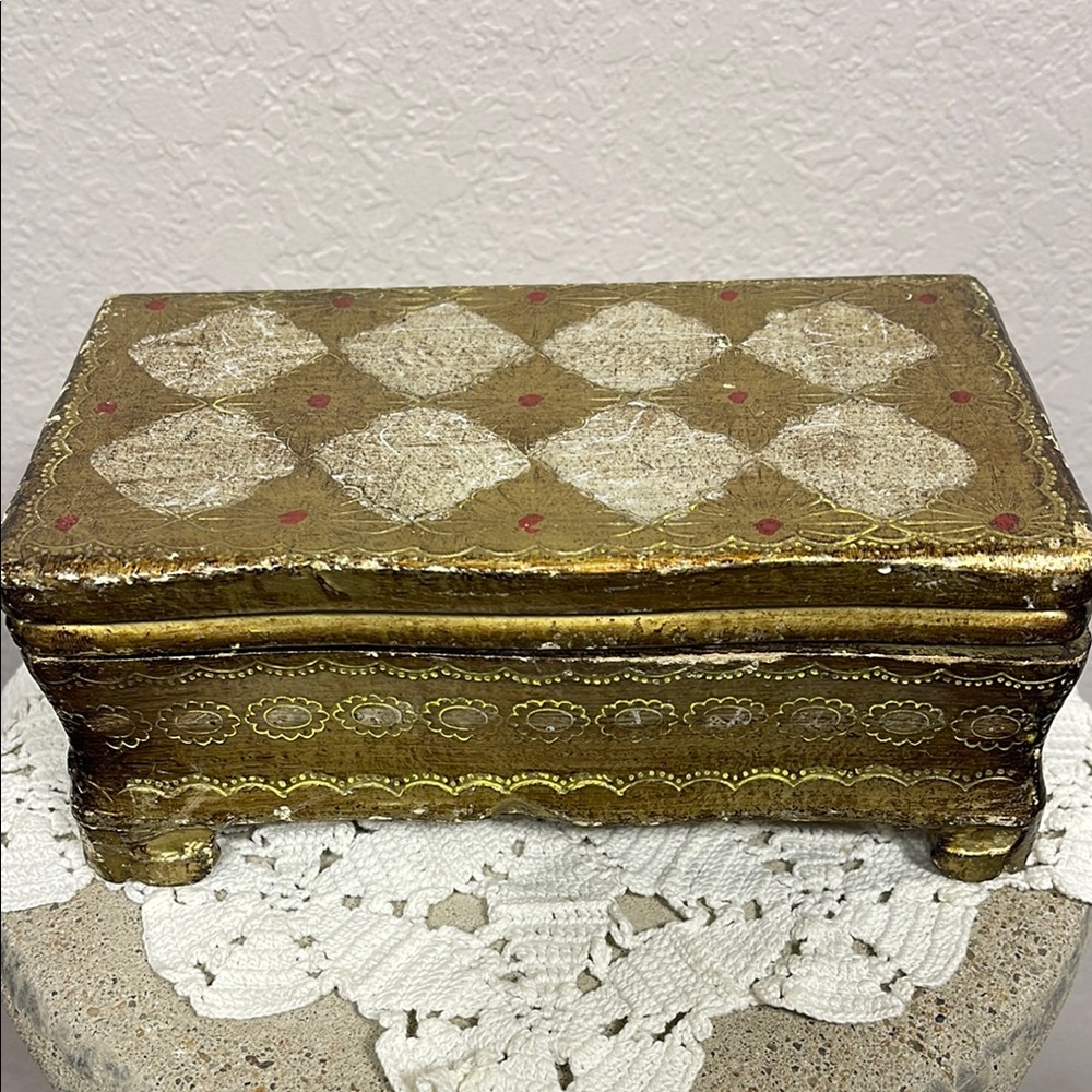 Vintage Florentine Gold Made in Italy Decorative Jewelry Trinket Box